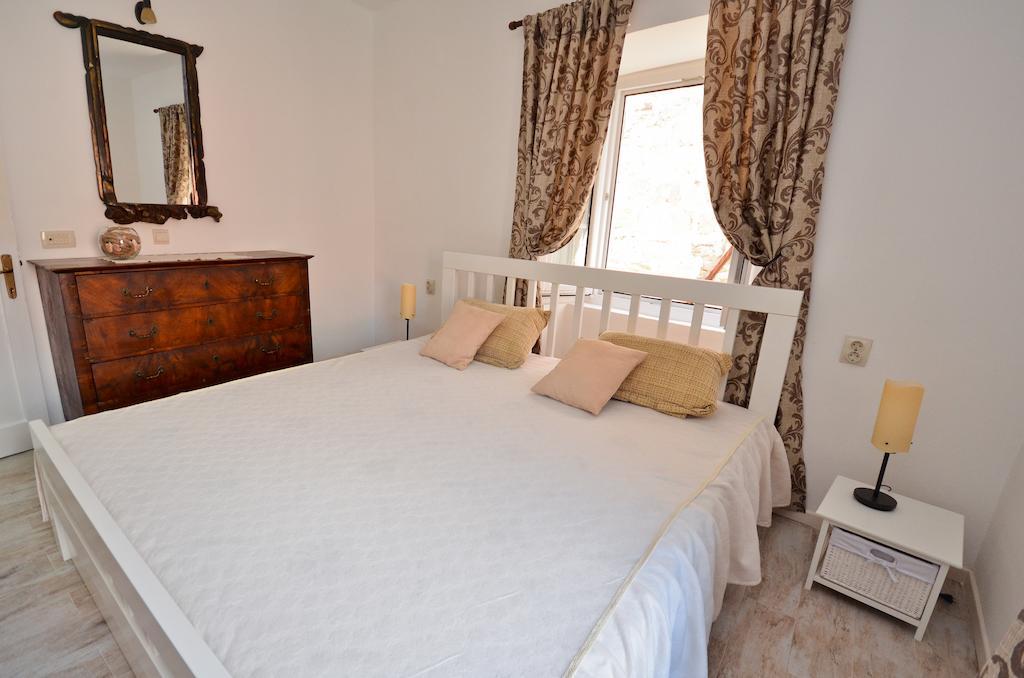 Bell Tower Apartment Budva Room photo